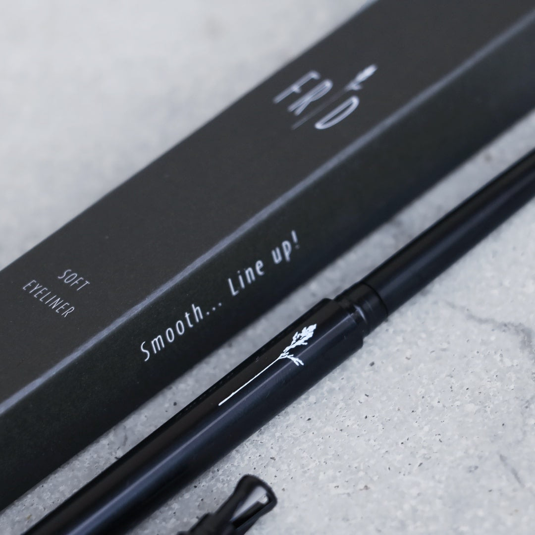 FRID Smooth eyeliner